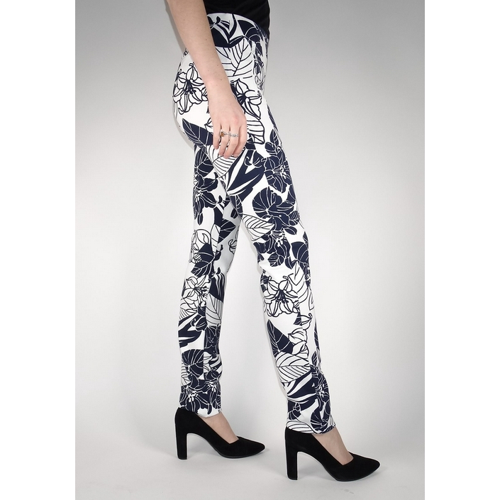 Jacky-Zip-Flowers-028-Stark-230204095813